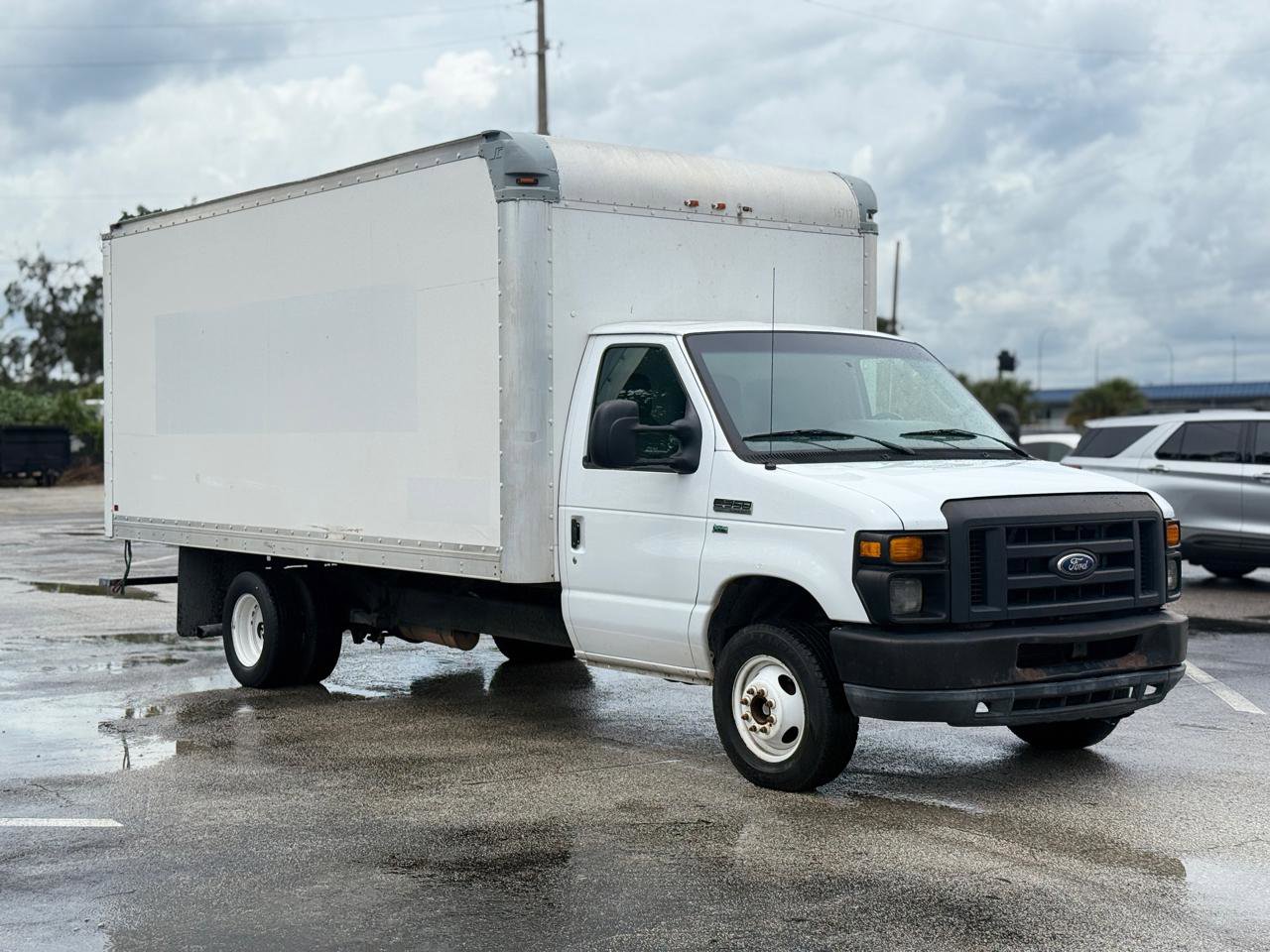 Used 2015 Ford E-350 and Econoline 350 Super Duty image 7