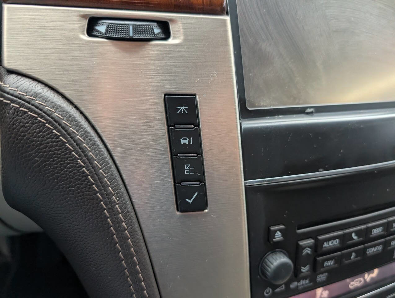 Used 2014 Cadillac Escalade Platinum image 26