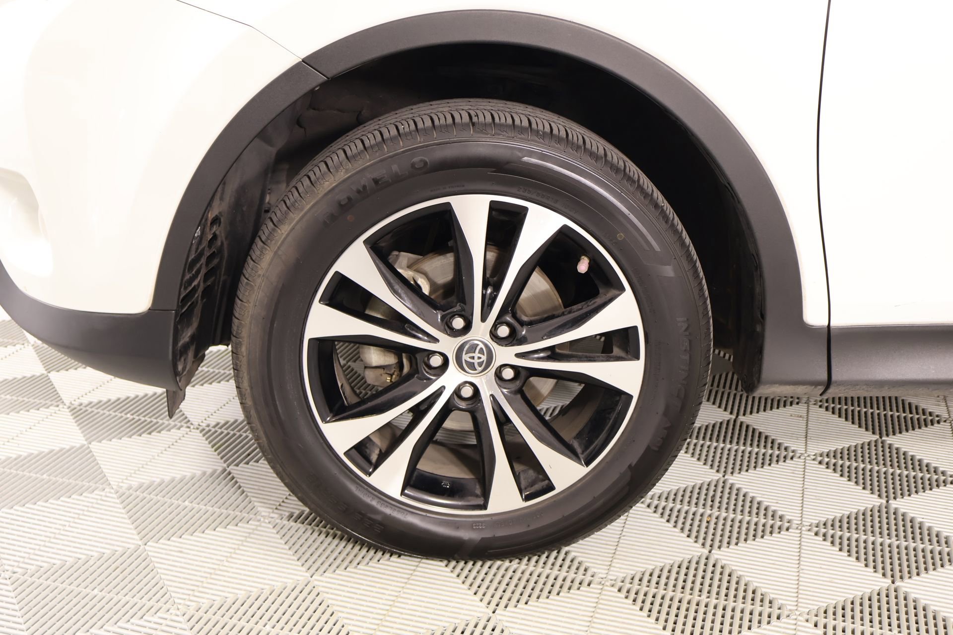 Used 2015 Toyota RAV4 Limited w/ Technology Package AWD/4WD image 18
