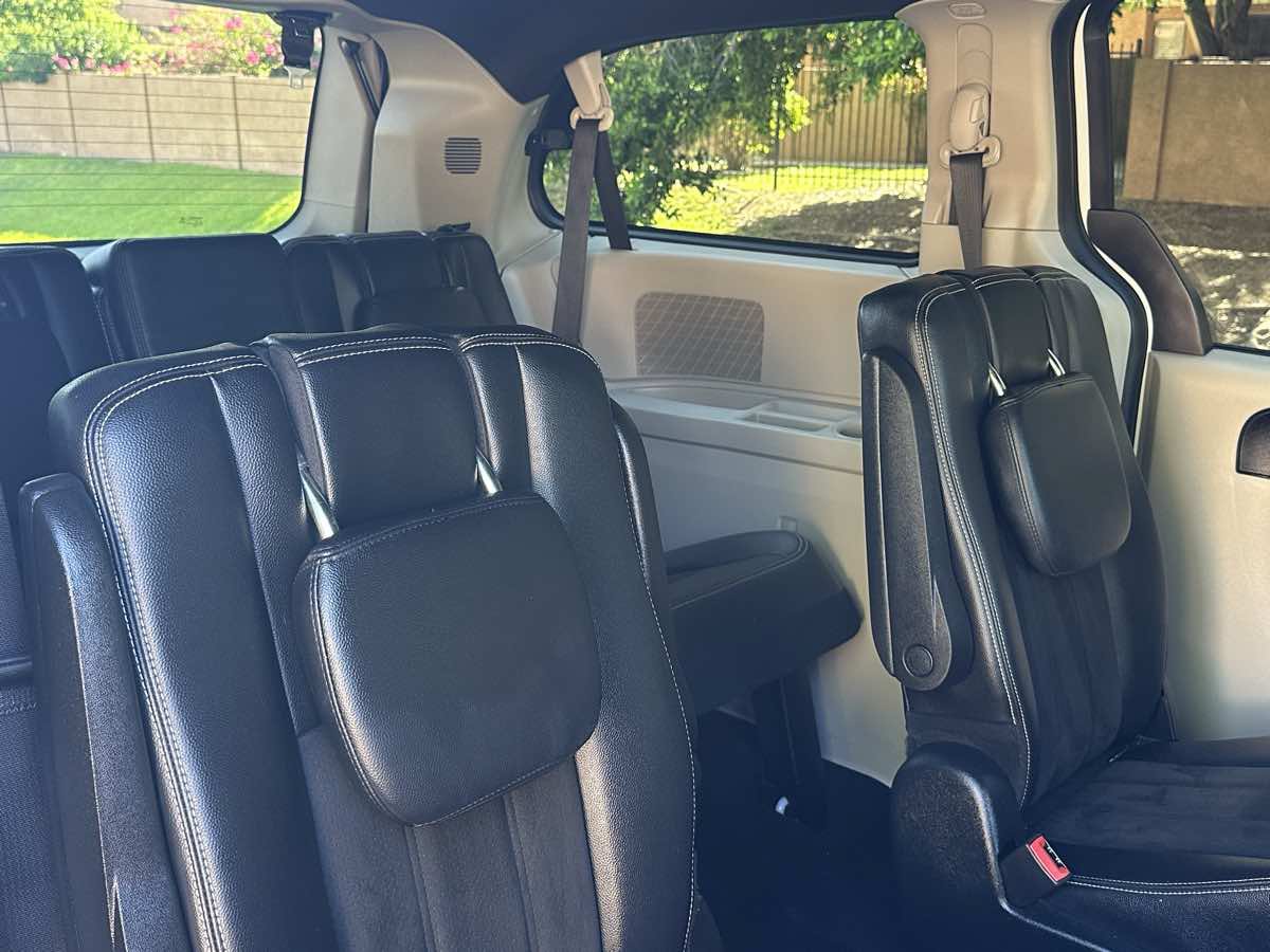 Used 2020 Dodge Grand Caravan SXT FWD image 18