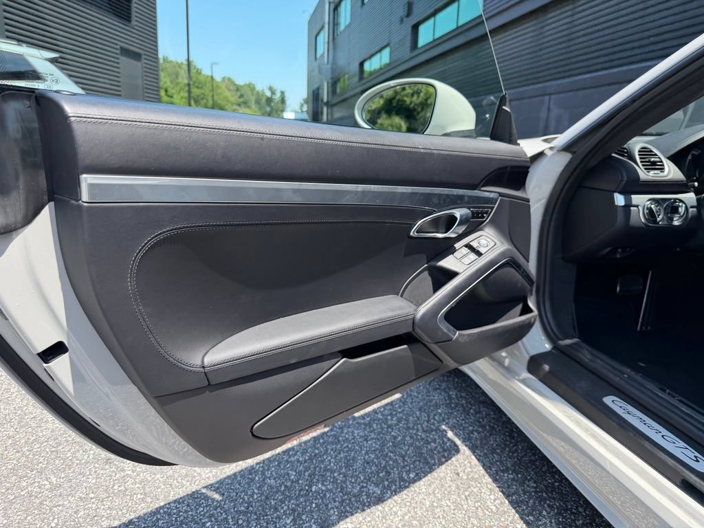 Certified 2024 Porsche 718 Cayman GTS RWD image 18