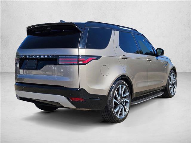 Used 2024 Land Rover Discovery Metropolitan Edition image 5