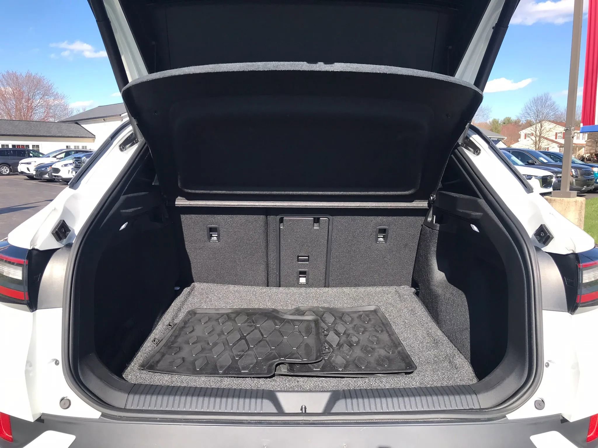 Used 2023 Volkswagen ID.4 Pro S Plus image 39