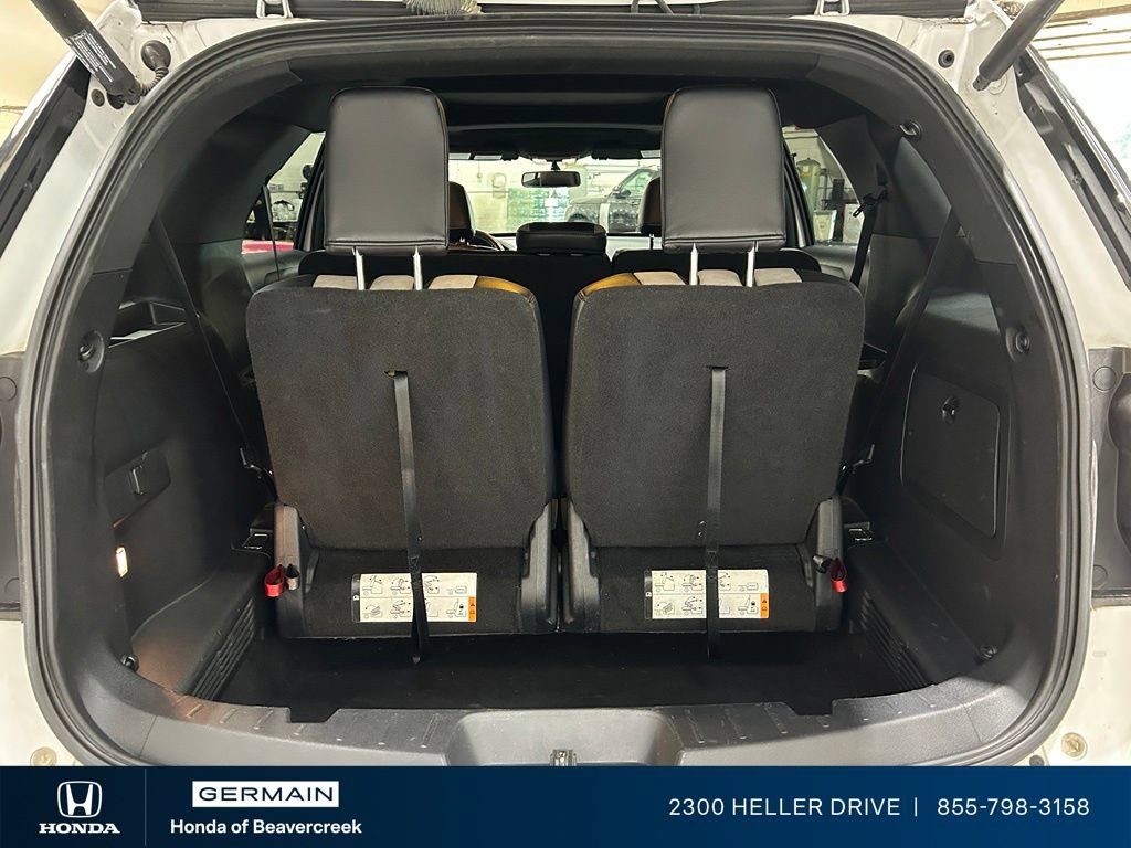 Used 2017 Ford Explorer XLT w/ Equipment Group 202A AWD/4WD image 30