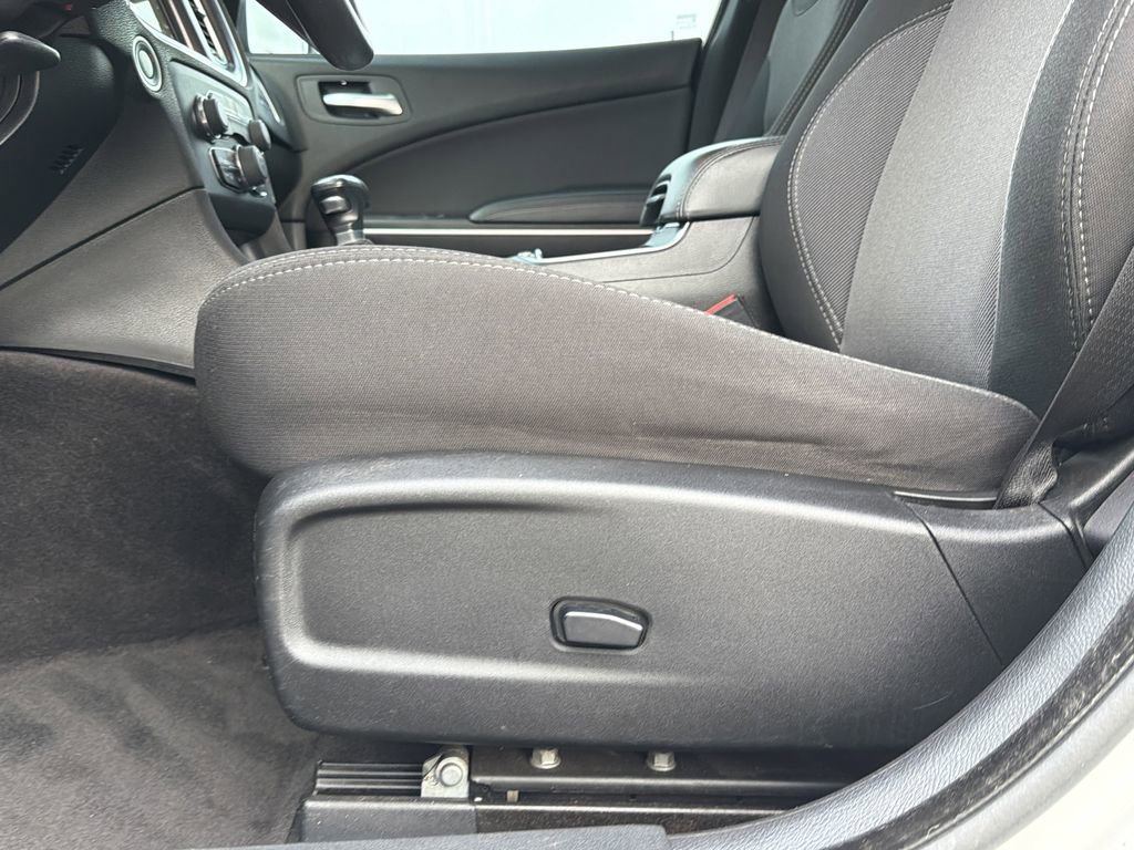Used 2018 Dodge Charger SXT image 21
