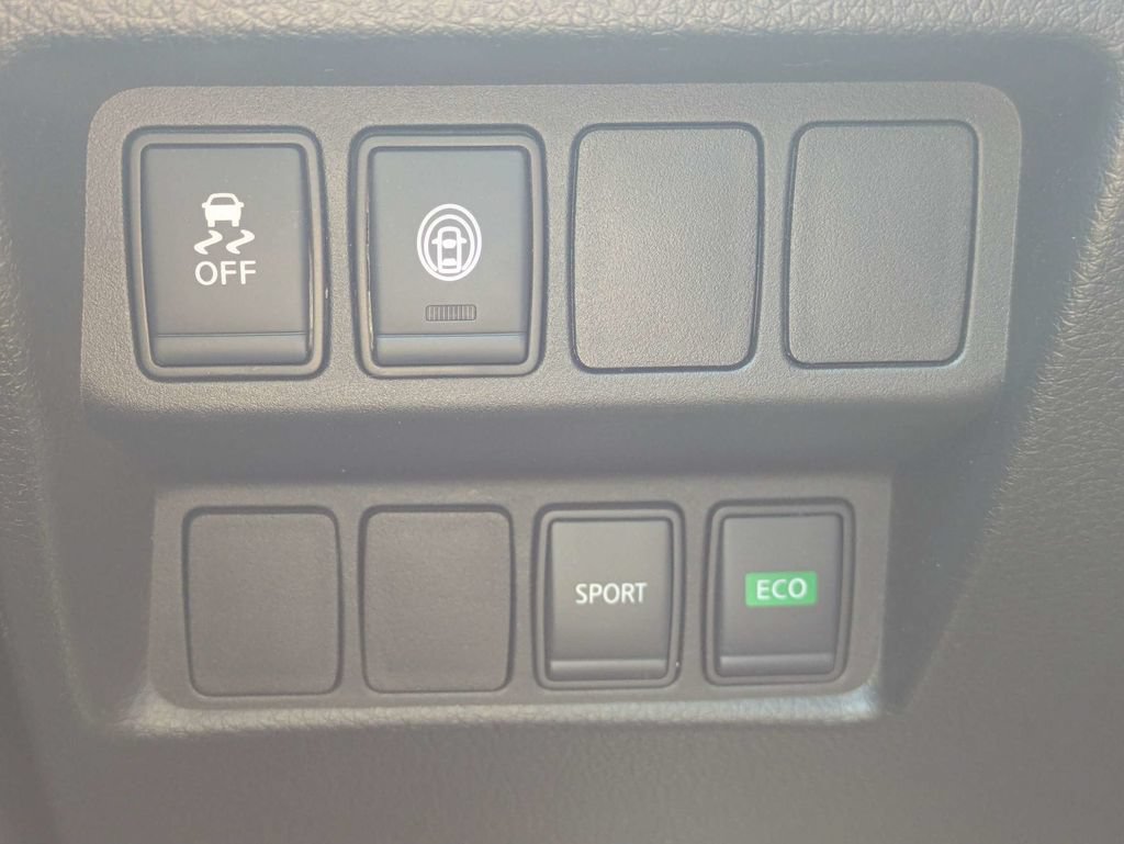 Used 2020 Nissan Rogue Sport SV FWD image 24