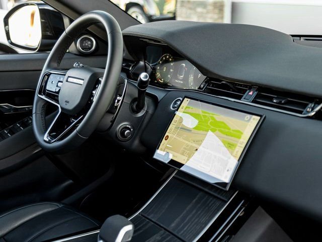 Used 2025 Land Rover Range Rover Evoque S image 30