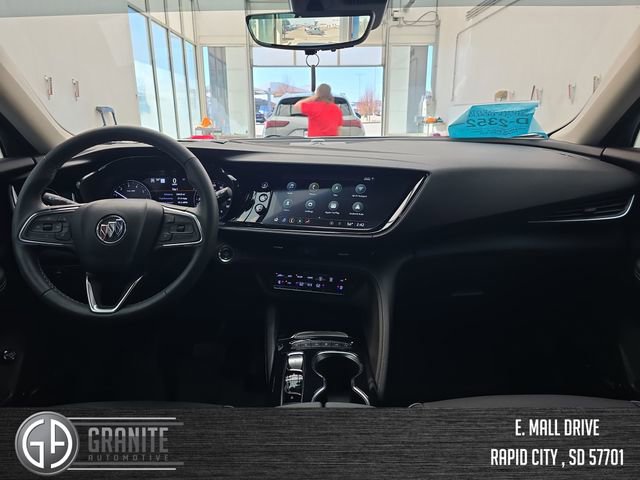 Used 2023 Buick Envision Avenir image 12