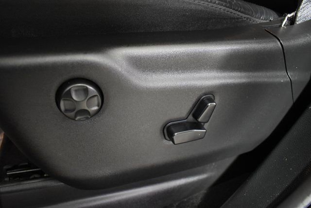 Used 2019 Jeep Grand Cherokee Limited AWD/4WD image 12