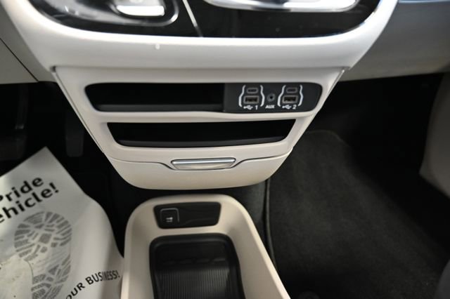 Used 2024 Chrysler Pacifica Touring-L FWD image 20
