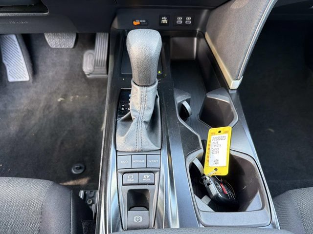 Used 2025 Toyota Camry LE FWD image 29