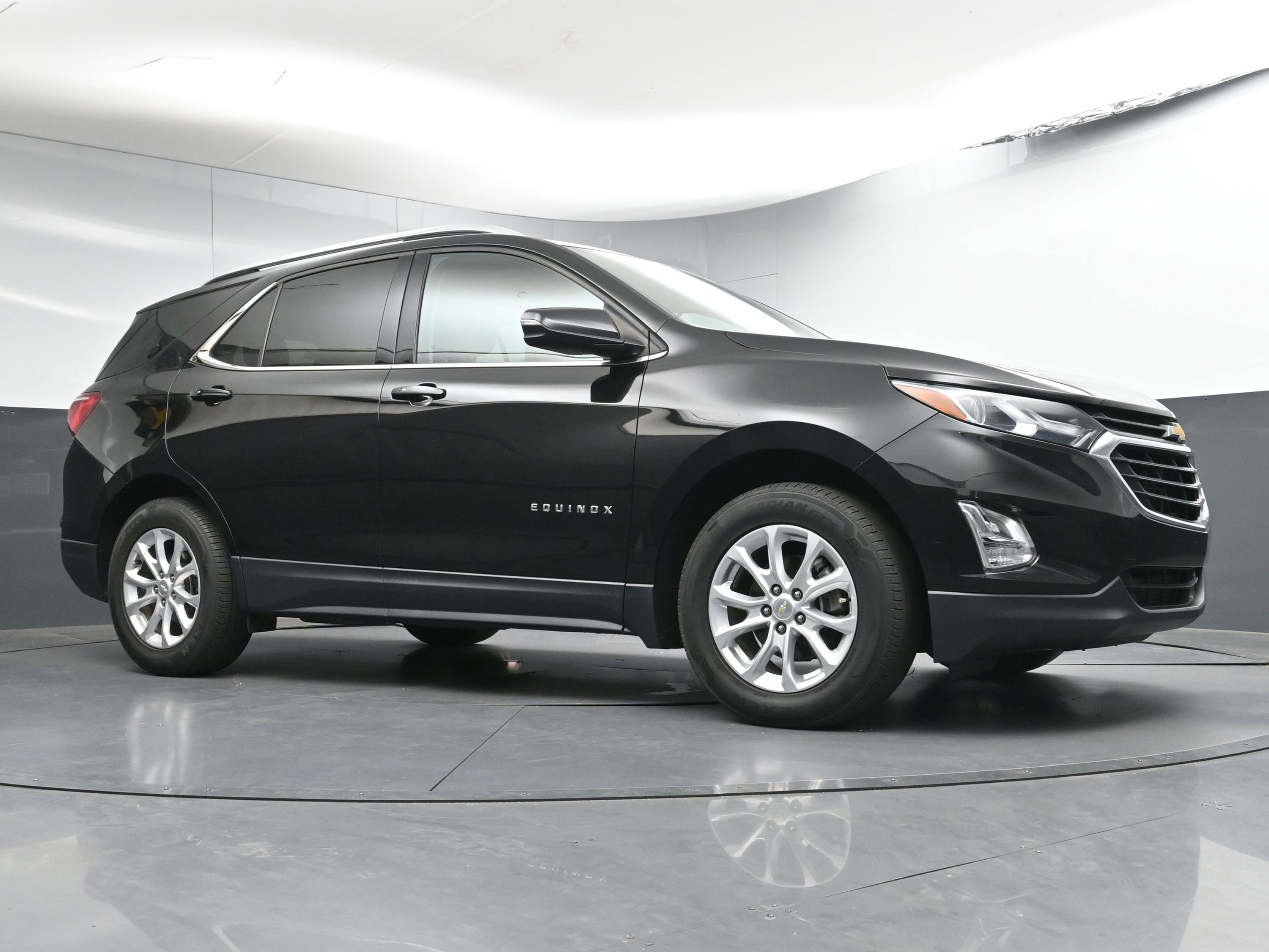 Used 2019 Chevrolet Equinox LT w/ Sun & Navigation Package image 24