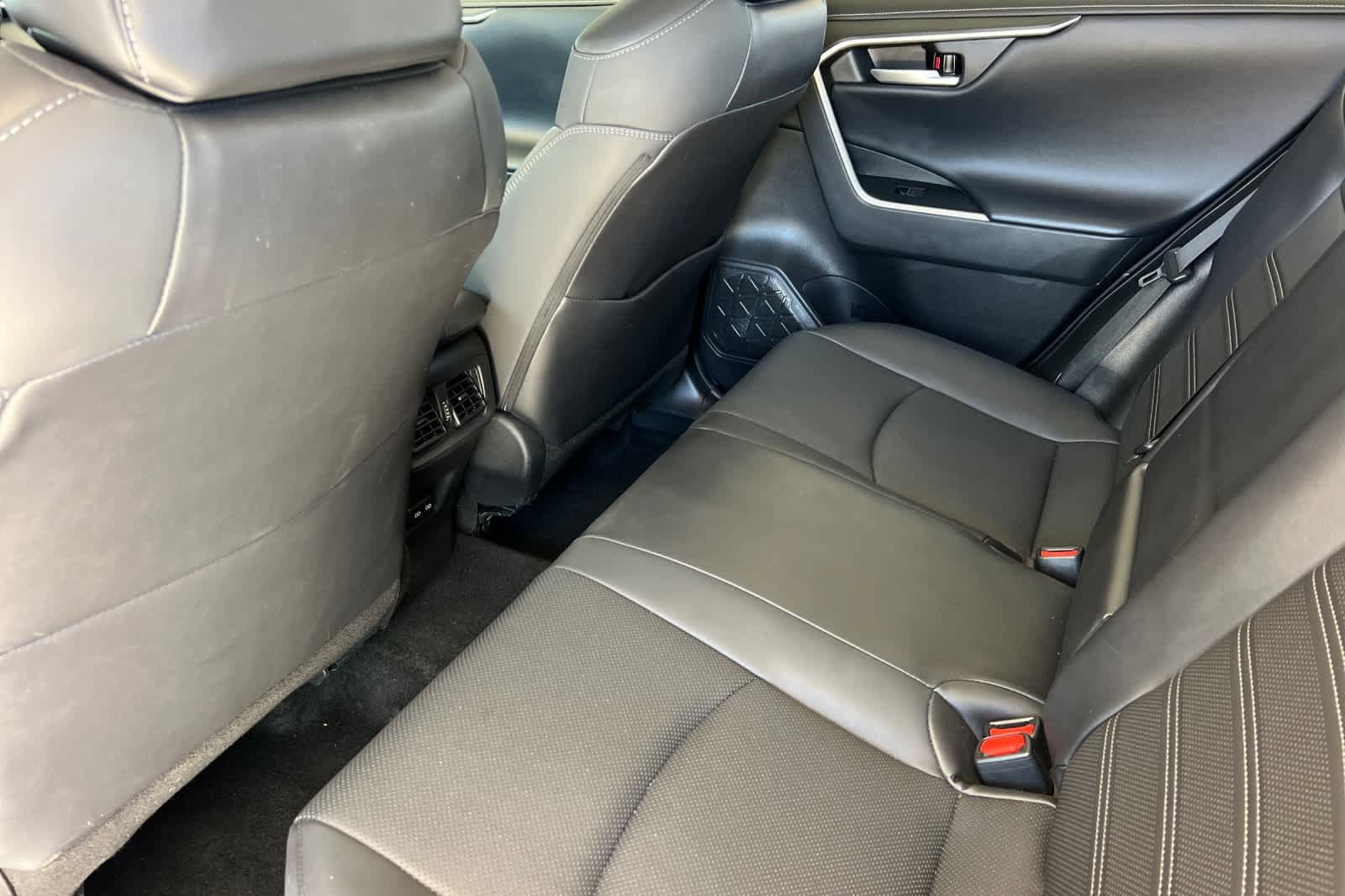 Certified 2023 Toyota RAV4 Limited AWD/4WD image 4