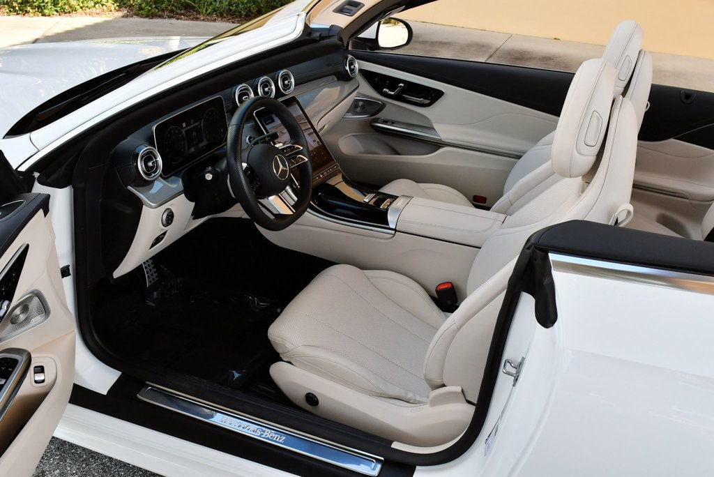 Used 2025 Mercedes-Benz CLE 300 4MATIC Cabriolet image 14