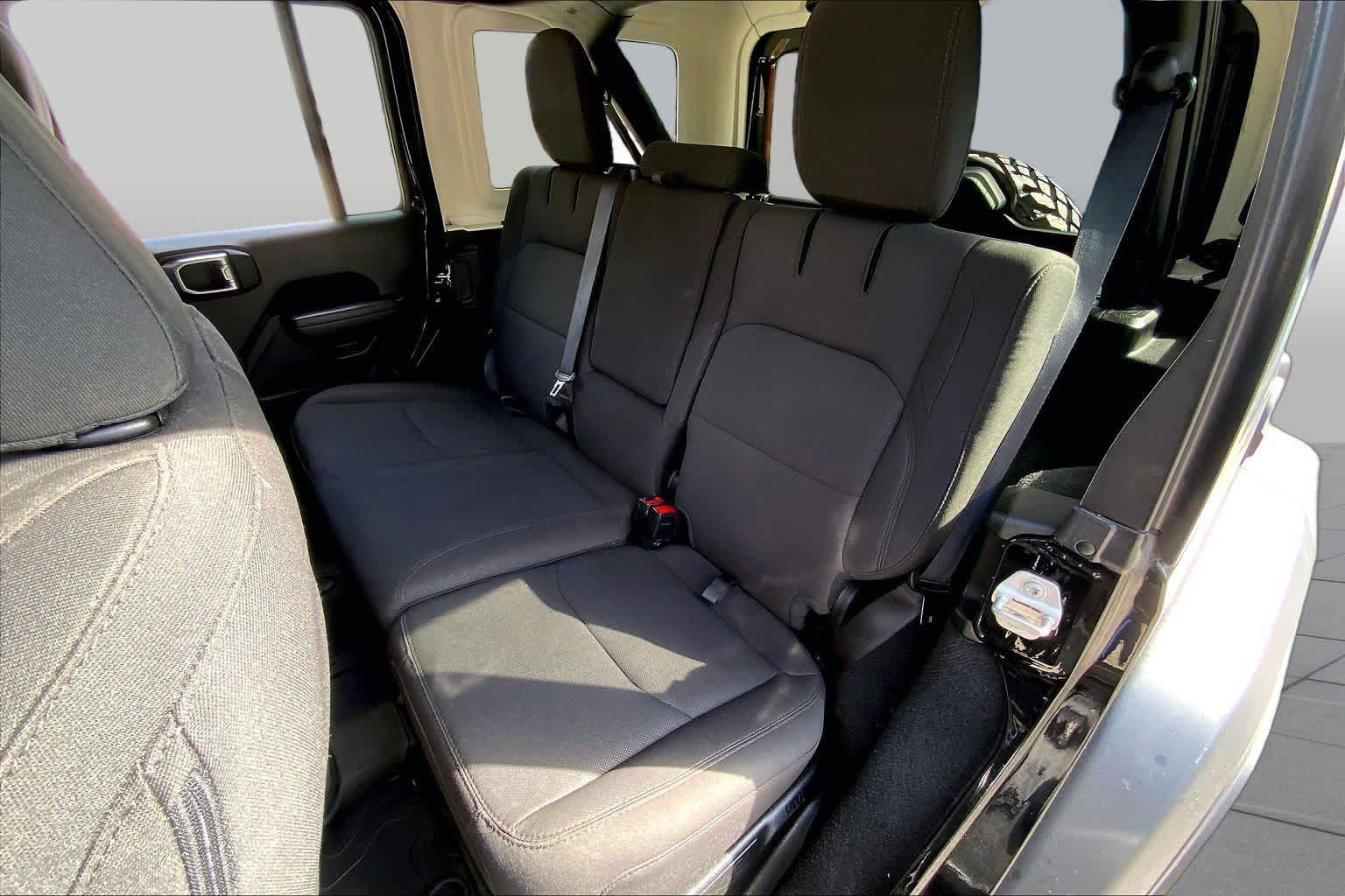 Used 2023 Jeep Wrangler Unlimited w/ Cold Weather Group AWD/4WD image 21