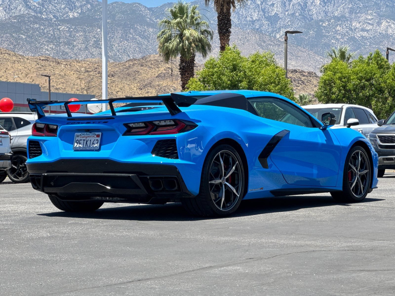 Used 2023 Chevrolet Corvette Stingray Premium Conv w/ Z51 Performance Package RWD image 3