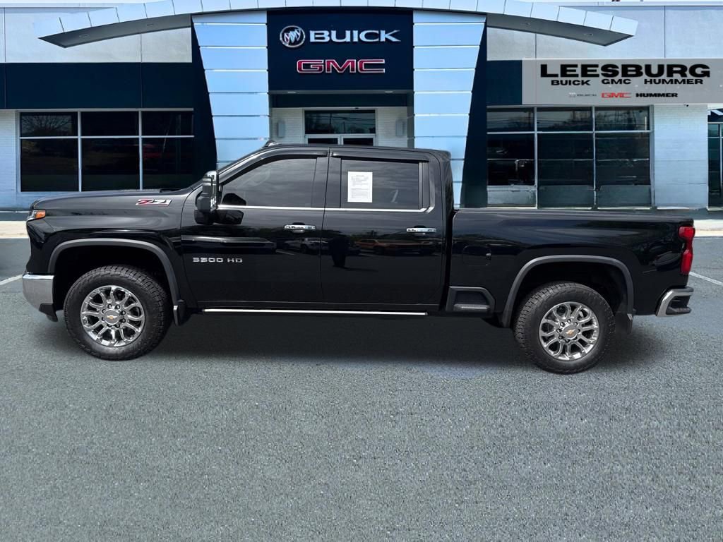 Used 2024 Chevrolet Silverado 3500 LTZ AWD/4WD image 4