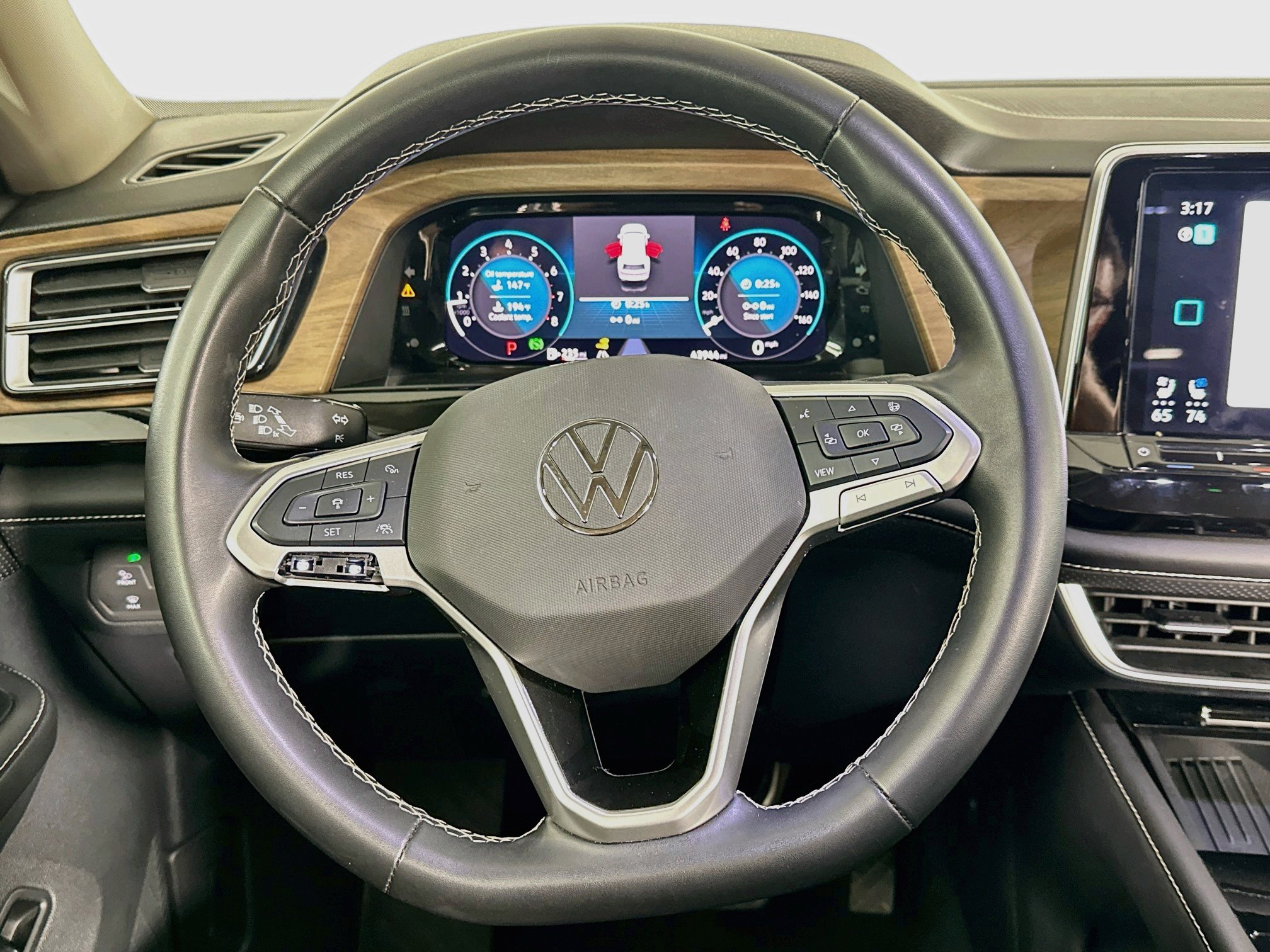 Used 2025 Volkswagen Atlas SE FWD image 18