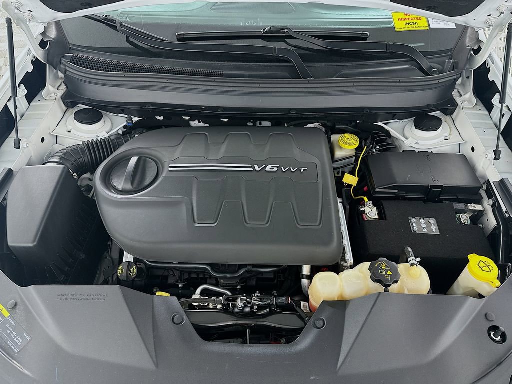 Used 2019 Jeep Cherokee Latitude w/ Cold Weather Group image 33