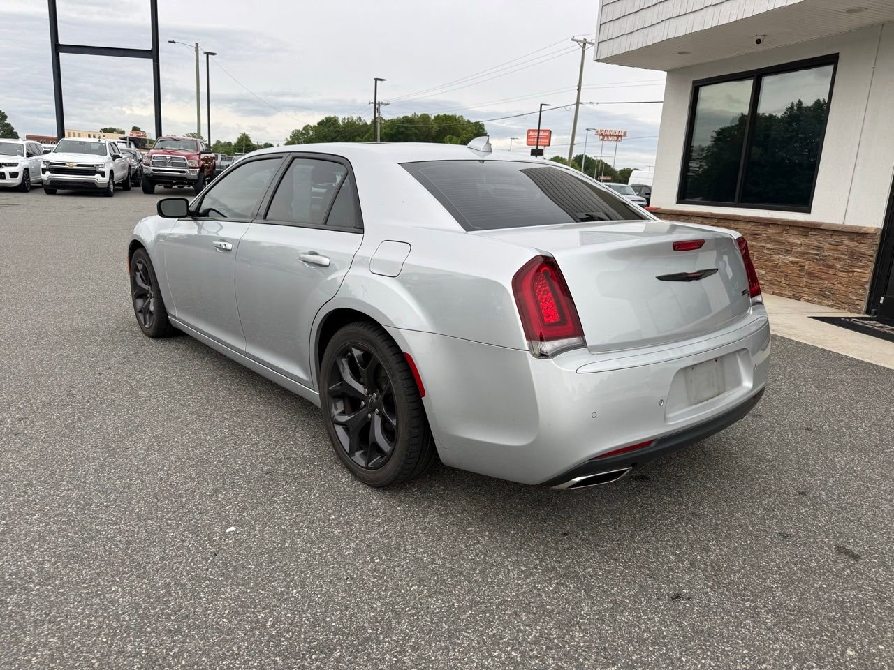Used 2022 Chrysler 300 S RWD image 5