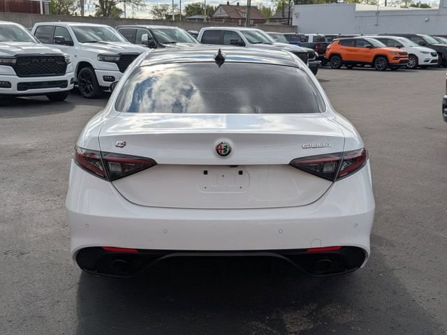Used 2025 Alfa Romeo Giulia AWD image 5