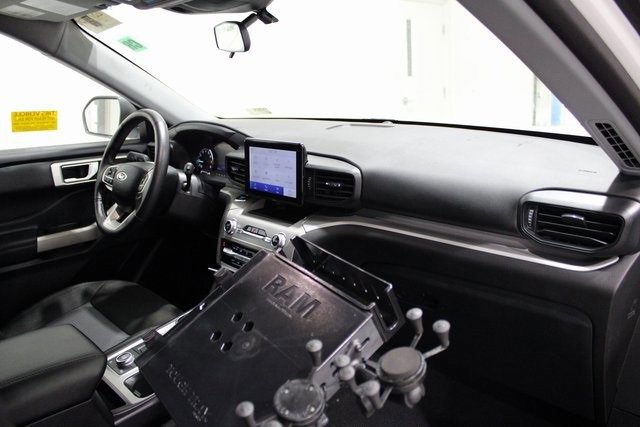 Used 2023 Ford Explorer XLT image 29
