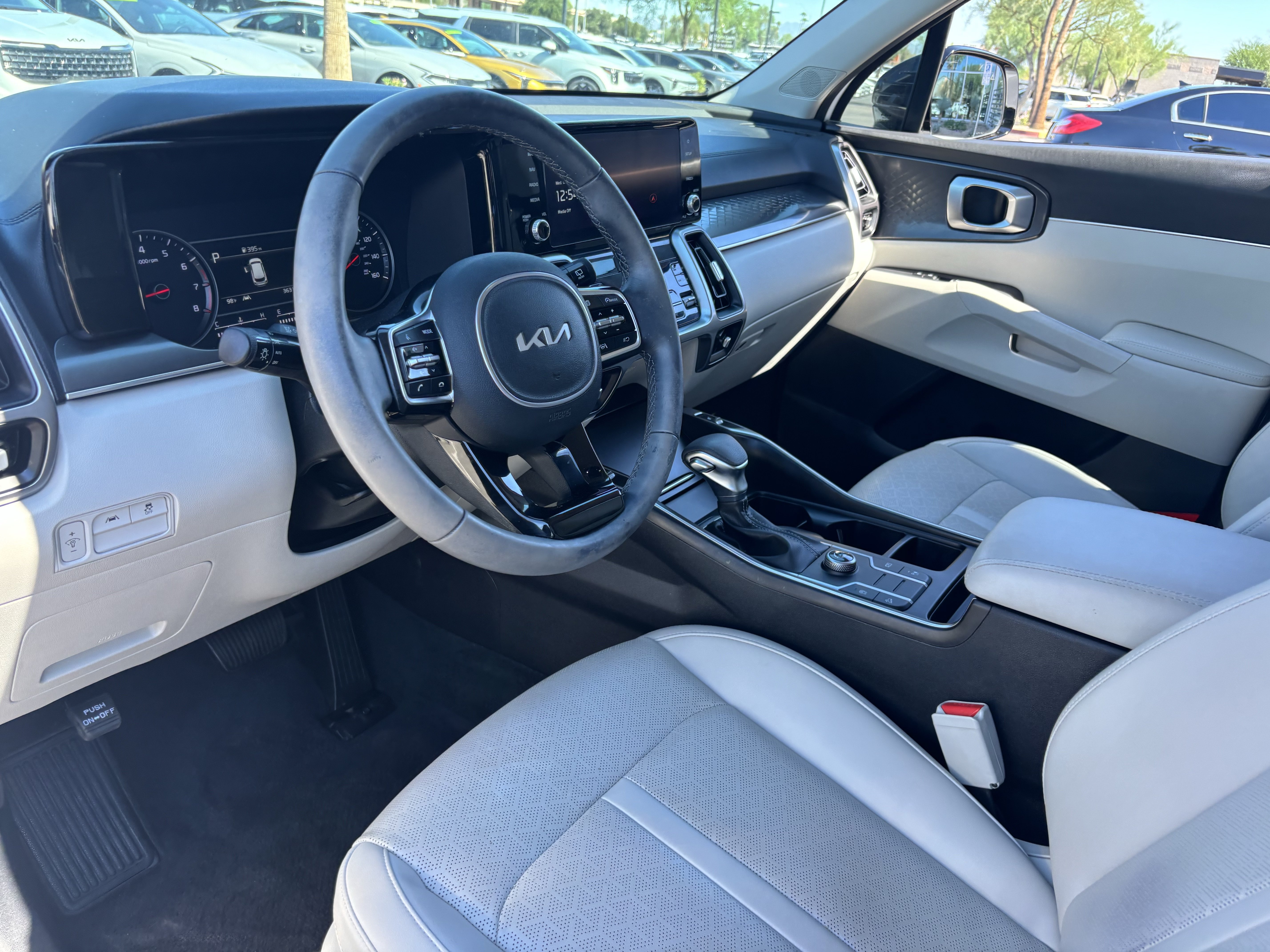 Certified 2023 Kia Sorento S w/ Panoramic Sunroof Package FWD image 16