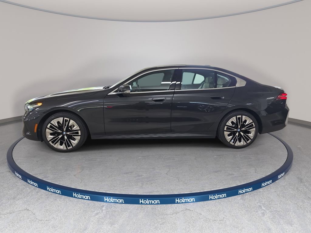 Used 2026 BMW 530i w/ Premium Package RWD image 11