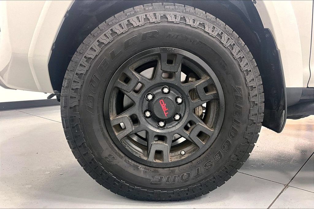 Used 2019 Toyota 4Runner TRD Off-Road Premium AWD/4WD image 8