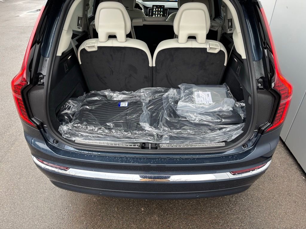 New 2026 Volvo XC90 B6 Ultra w/ Protection Package AWD/4WD image 17