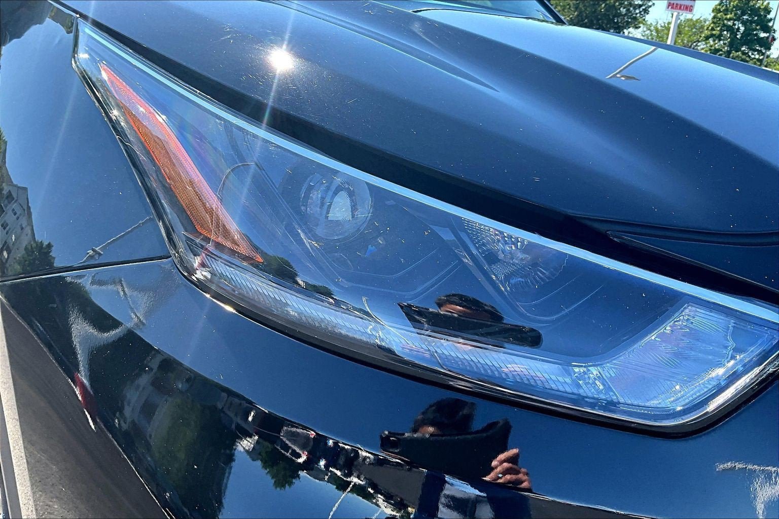 Used 2021 Toyota Highlander XLE AWD/4WD image 28