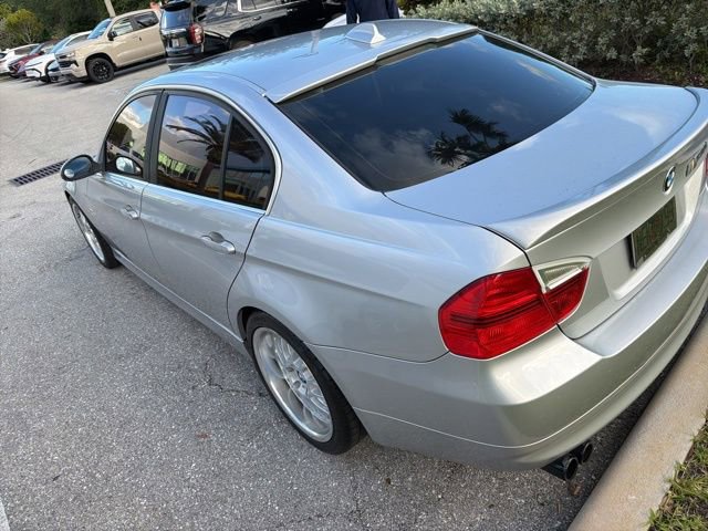 Used 2006 BMW 330i Sedan RWD image 4