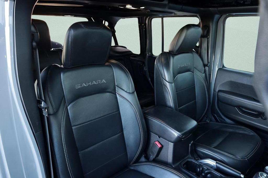 Used 2019 Jeep Wrangler Unlimited Sahara w/ Dual Top Group image 23