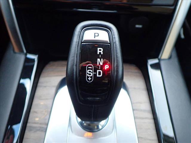 Used 2020 Land Rover Discovery Sport SE image 23