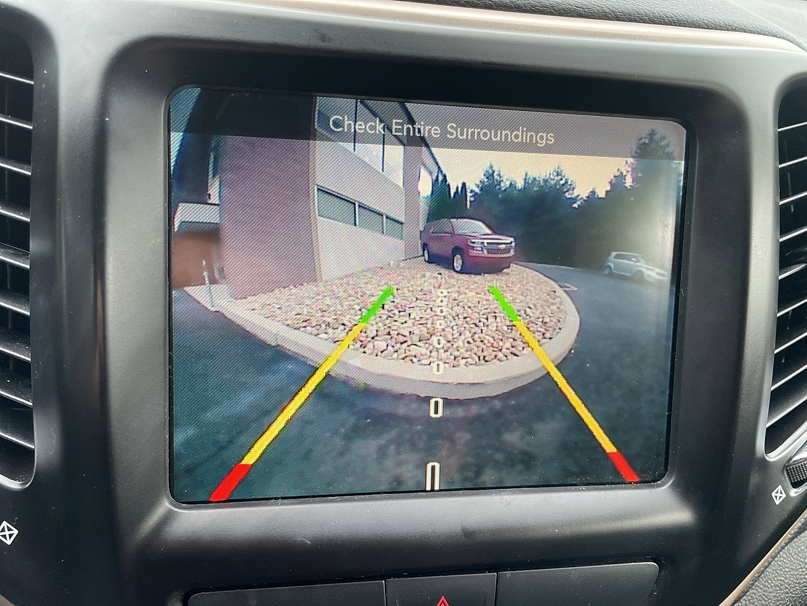 Used 2017 Jeep Cherokee Limited image 48