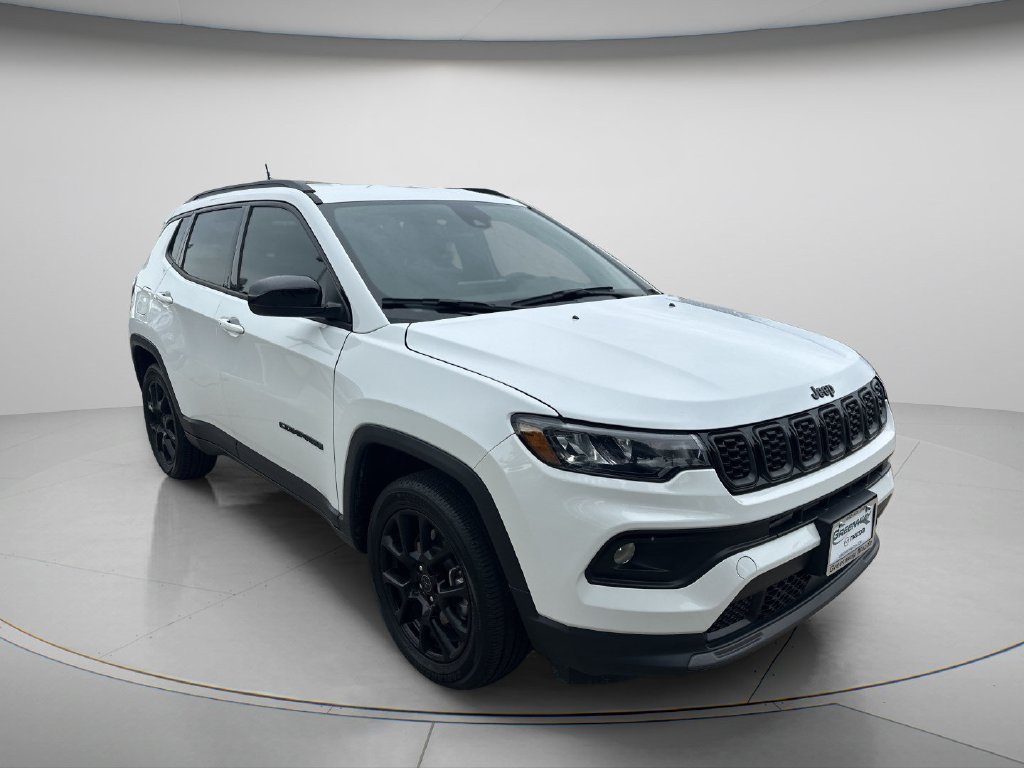 Used 2026 Jeep Compass Latitude AWD/4WD image 1