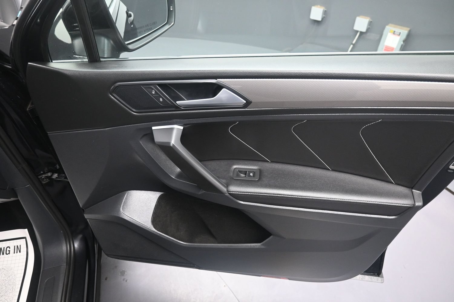 Used 2023 Volkswagen Tiguan SE AWD/4WD image 20