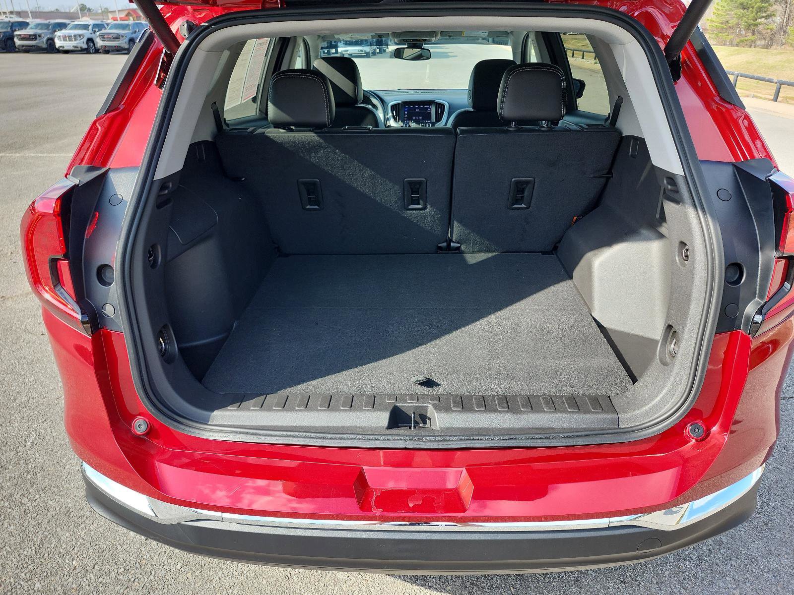 Certified 2024 GMC Terrain SLT image 9