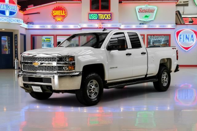 Used 2019 Chevrolet Silverado 2500 W/T AWD/4WD image 2
