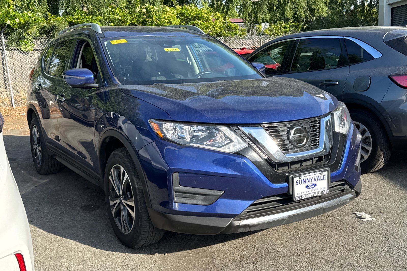 Used 2020 Nissan Rogue SV w/ Premium Package AWD/4WD image 2