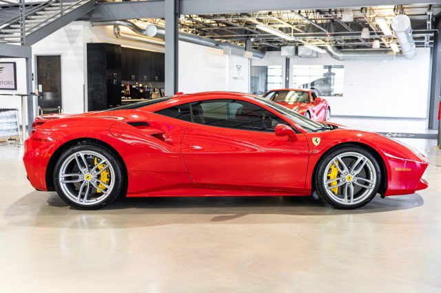 Used 2016 Ferrari 488 GTB RWD image 7