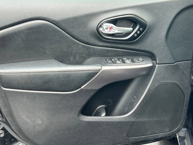 Used 2021 Jeep Cherokee Limited AWD/4WD image 17