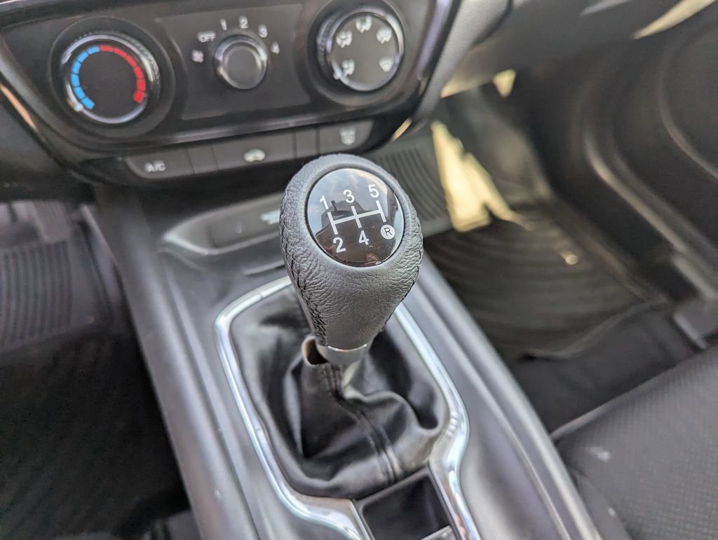 Used 2016 Honda HR-V LX image 14