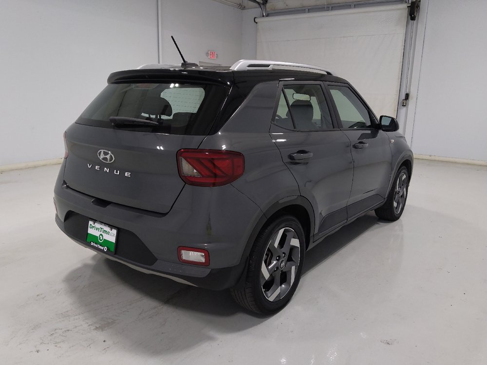 Used 2025 Hyundai Venue Limited FWD image 9