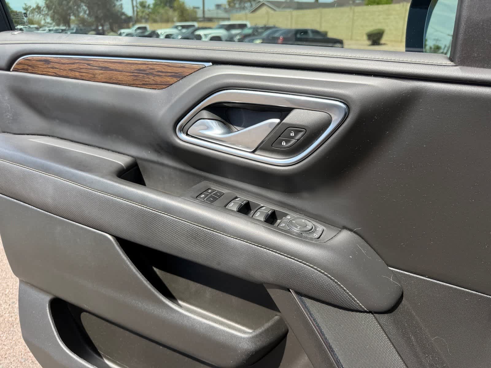 Used 2023 Chevrolet Tahoe Premier AWD/4WD image 17