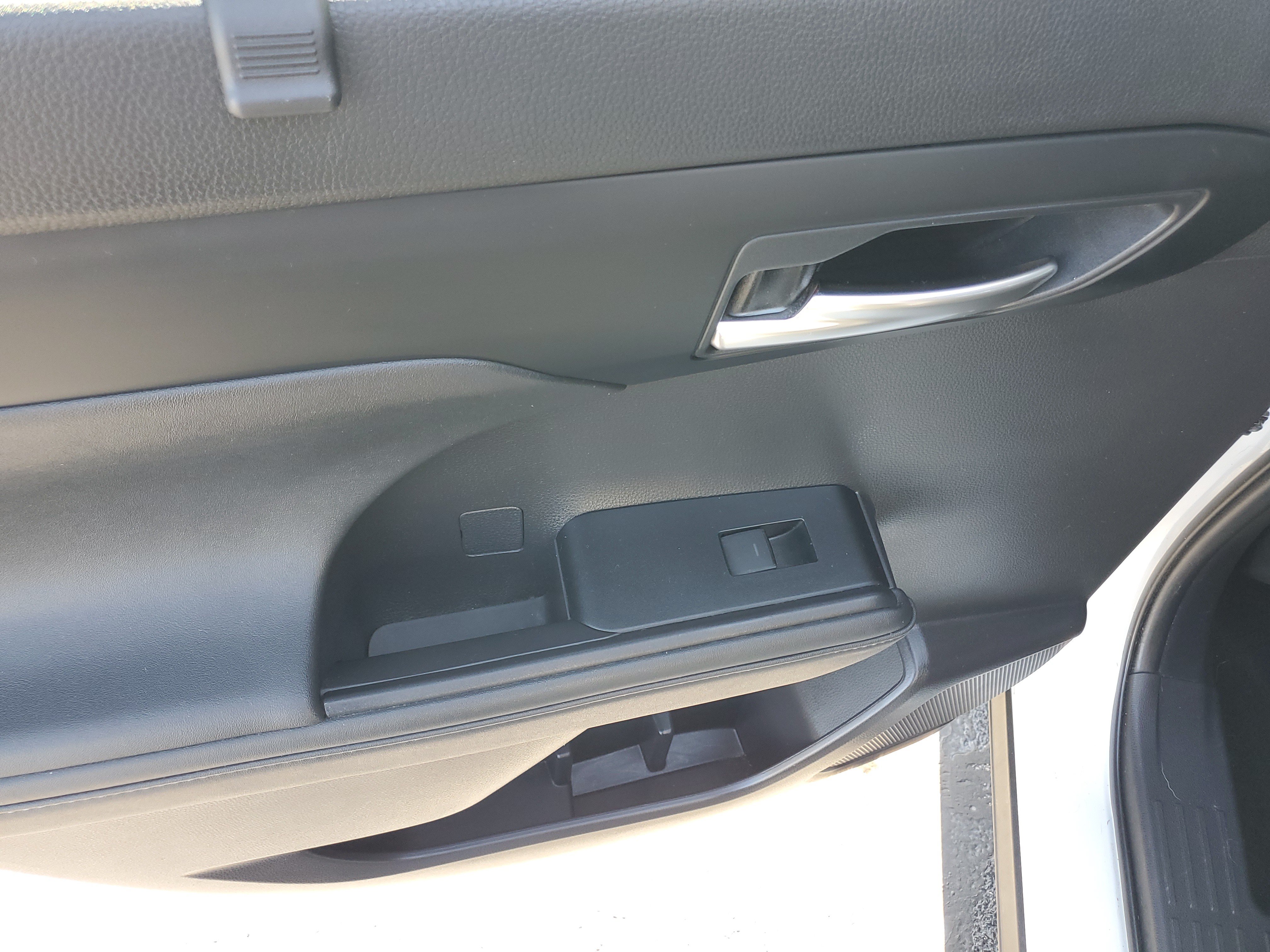 Certified 2021 Toyota Highlander XLE AWD/4WD image 14
