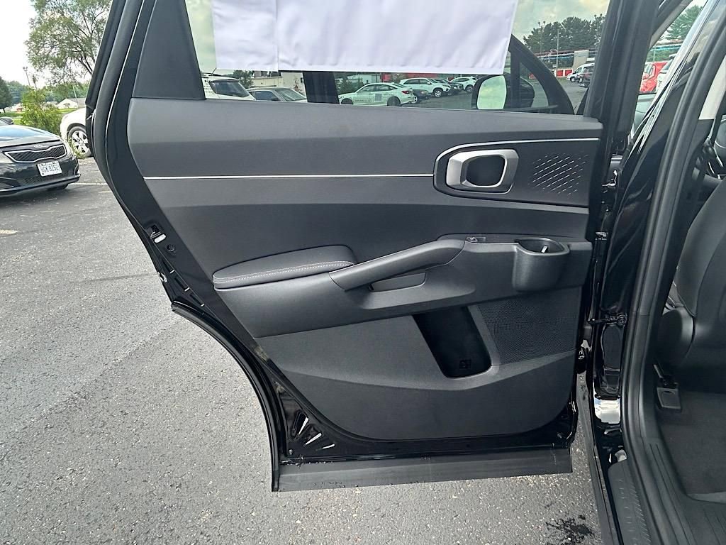New 2025 Kia Sorento LX image 23