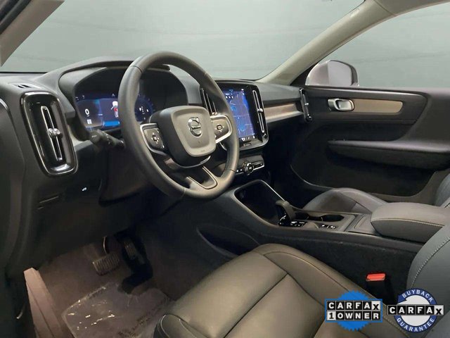 Used 2025 Volvo XC40 B5 Core image 62