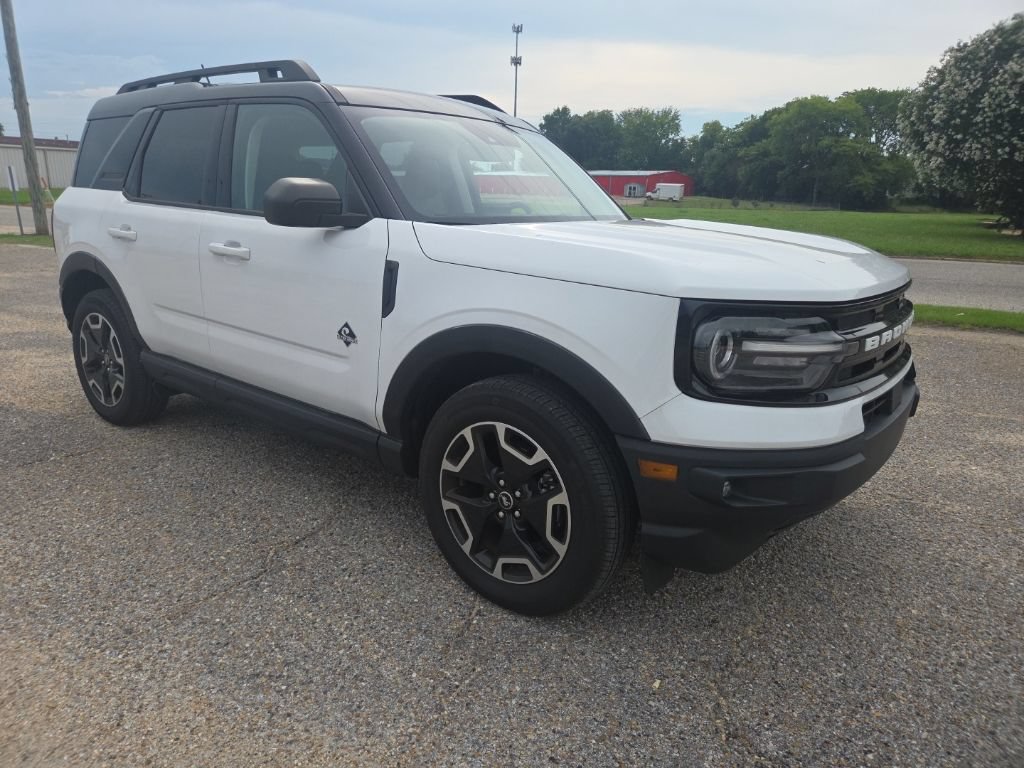Used 2023 Ford Bronco Sport Outer Banks w/ Tech Package AWD/4WD image 7