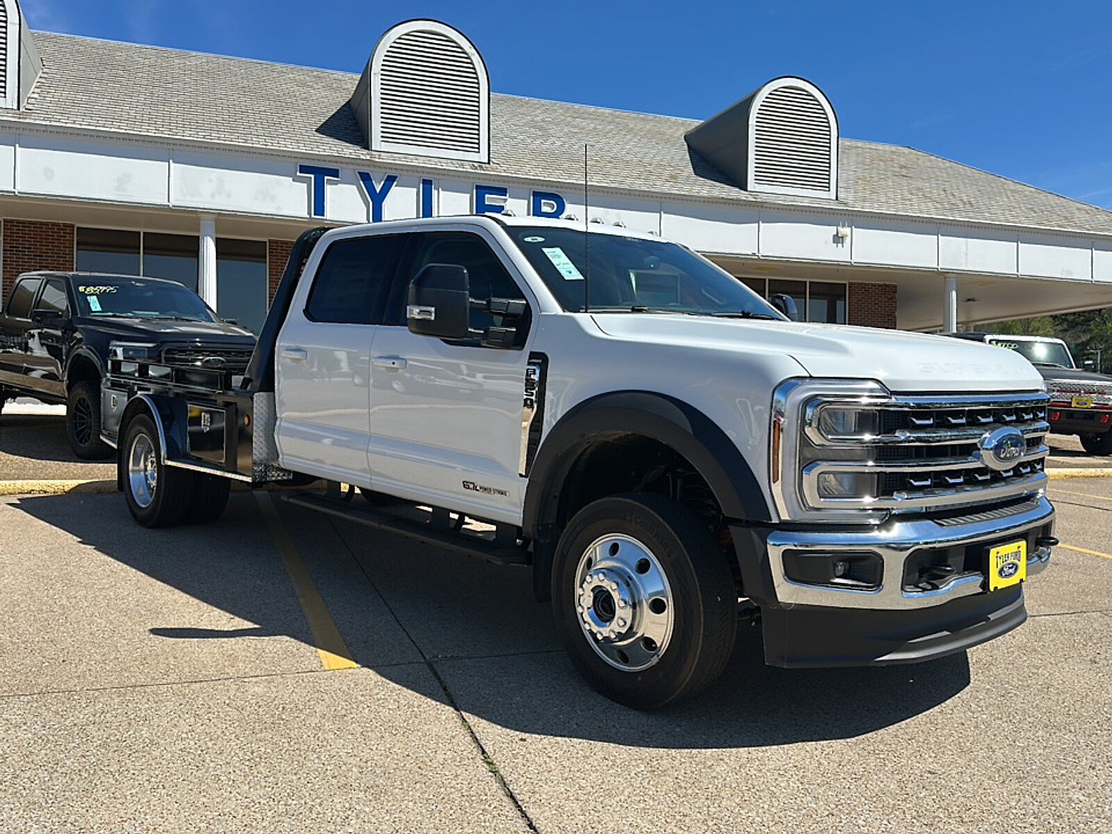 New 2026 Ford F550 4x4 Crew Cab Super Duty video 2